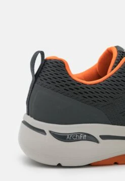 Go Walk Arch Fit - Sportieve Wandelschoenen - Charcoal/Orange 13 Go Walk Arch Fit - Sportieve Wandelschoenen - Charcoal/Orange -Zalando 105679c56534461380cc02902344095d