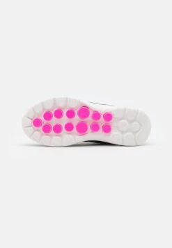 Go Walk 6 Iconic Vision - Sportieve Wandelschoenen - Black/Hot Pink 12 Go Walk 6 Iconic Vision - Sportieve Wandelschoenen - Black/Hot Pink -Zalando 107c780bc1a04a92b0d669d8c01dd399