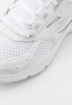 Go Run Consistent Lace Up - Hardloopschoenen Neutraal - White/Silver -Zalando 1146621268454870879a725750e305c3