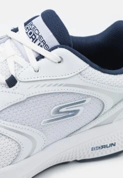 Go Run Consistent - Hardloopschoenen Neutraal - White/Navy -Zalando 2aade4c5fb46418a9b0433e6b5393dc2