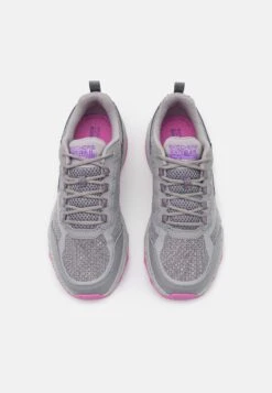 Go Run Trail Altitude Lace Up - Trail Hardloopschoenen - Gray/Pink 11 Go Run Trail Altitude Lace Up - Trail Hardloopschoenen - Gray/Pink -Zalando 3091dc699d4b4464927c9b9c61a46c9b