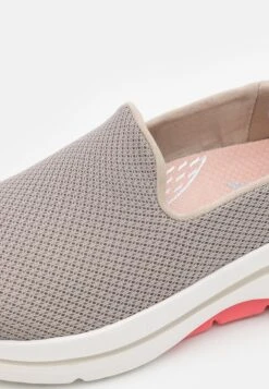 Go Walk Arch Fit - Sportieve Wandelschoenen - Taupe/Coral 13 Go Walk Arch Fit - Sportieve Wandelschoenen - Taupe/Coral -Zalando 4269b33ce01048c28b12f98f89e2b6ef
