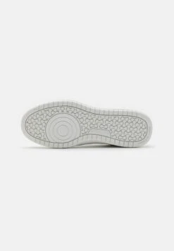 Koopa - Sneakers Laag - White 12 Koopa - Sneakers Laag - White -Zalando 5a350732142e4dfeacb69648b9350458