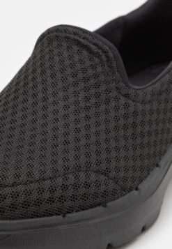 Go Walk 6 Slip On - Sportieve Wandelschoenen - Black 13 Go Walk 6 Slip On - Sportieve Wandelschoenen - Black -Zalando 5dff40fe541641e68ff1b32207c2c514