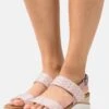 Skechers Beach Kiss - Sandalen Met Sleehak - Blush -Zalando c4cc568e59db442c9db1e29e45cfa084