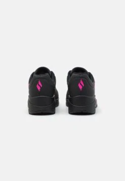 Uno X Goldcrown - Sneakers Laag - Black/Pink 11 Uno X Goldcrown - Sneakers Laag - Black/Pink -Zalando c53d715bb9dc4c2694ba8893c0f61349