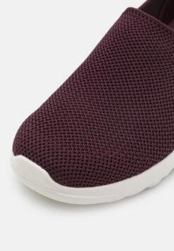 Go Walk Trainers - Sportieve Wandelschoenen - Burgundy 13 Go Walk Trainers - Sportieve Wandelschoenen - Burgundy -Zalando c7a8da67954a4cab9d20e7a48e727258