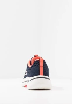 Go Walk Arch Fit Lace Up - Hardloopschoenen Neutraal - Navy/Coral 11 Go Walk Arch Fit Lace Up - Hardloopschoenen Neutraal - Navy/Coral -Zalando dbb9e77220214dce83fc9fc20905fb9e