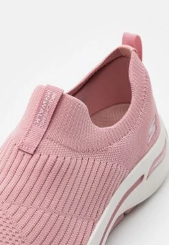 Go Walk Arch Fit Stretch Slip On - Sportieve Wandelschoenen - Light Pink 13 Go Walk Arch Fit Stretch Slip On - Sportieve Wandelschoenen - Light Pink -Zalando f821d15169cb4a7c9ec6a02d339ac0a2
